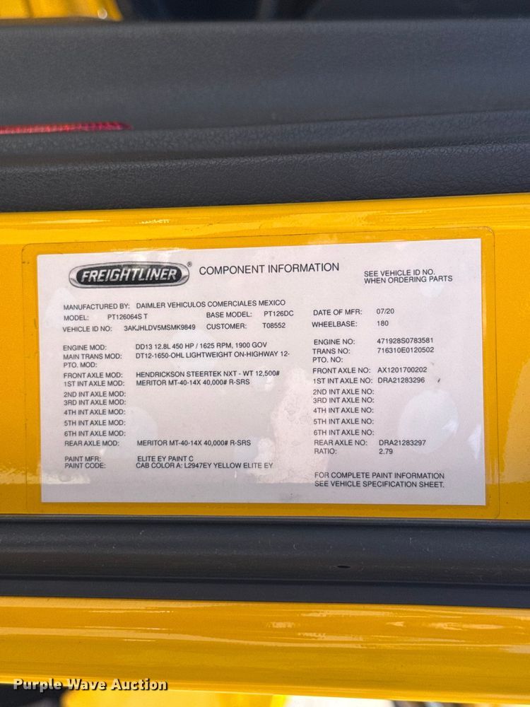 image for item ET6130 2021 Freightliner Cascadia 126 semi truck
