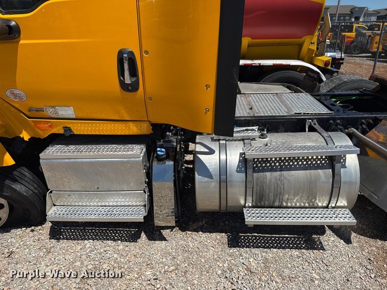 image for item ET6133 2025 International LT625 semi truck