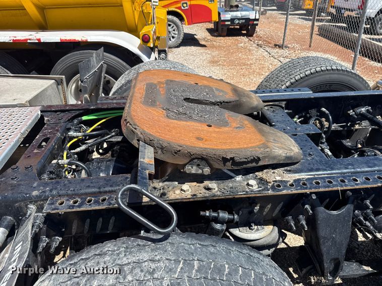 image for item ET6133 2025 International LT625 semi truck