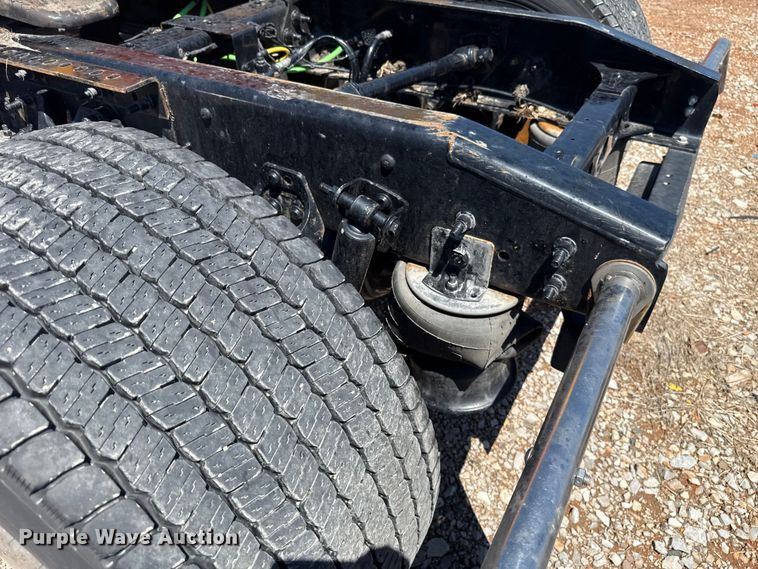 image for item ET6133 2025 International LT625 semi truck