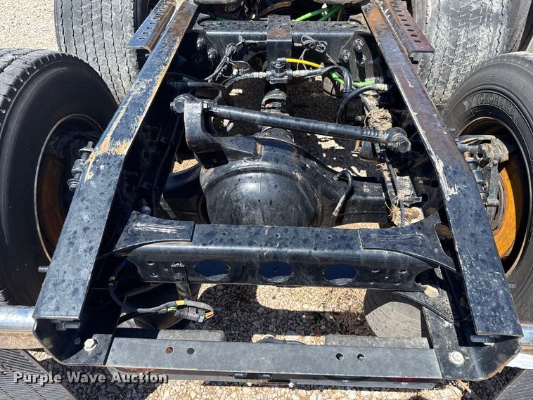image for item ET6133 2025 International LT625 semi truck