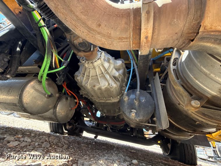 image for item ET6133 2025 International LT625 semi truck