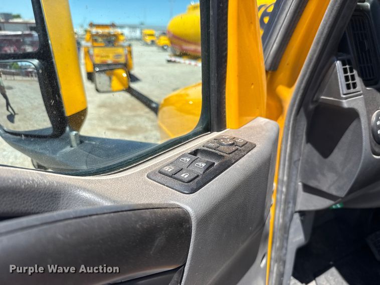 image for item ET6133 2025 International LT625 semi truck
