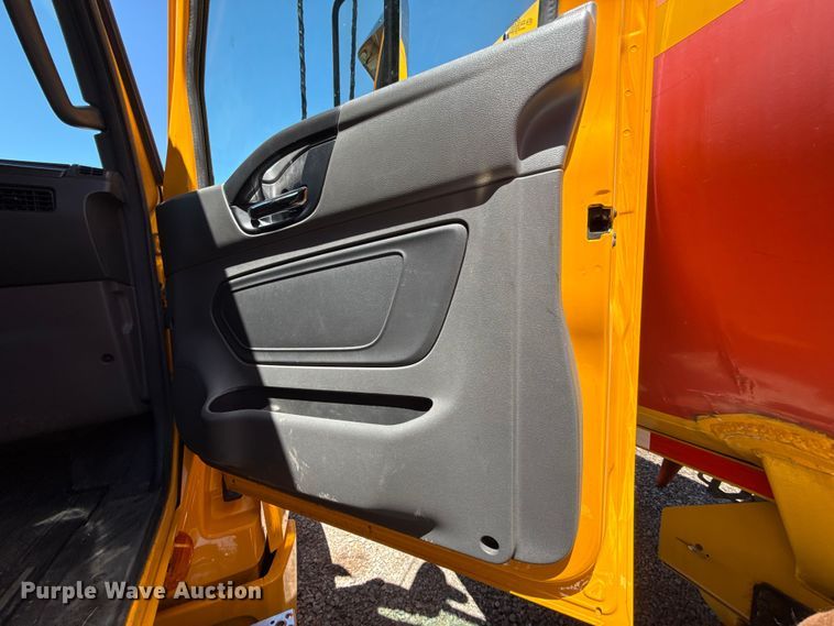 image for item ET6133 2025 International LT625 semi truck