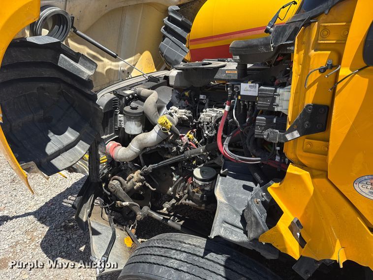 image for item ET6133 2025 International LT625 semi truck