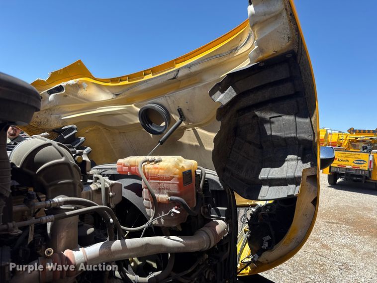 image for item ET6133 2025 International LT625 semi truck