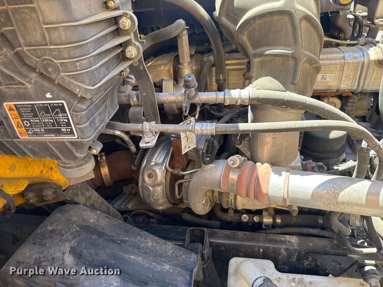 image for item ET6133 2025 International LT625 semi truck