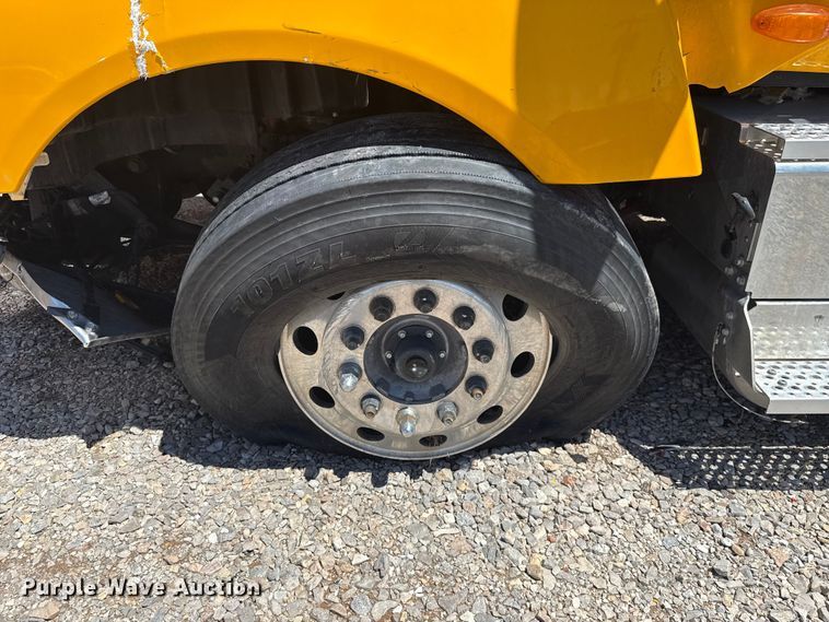 image for item ET6133 2025 International LT625 semi truck