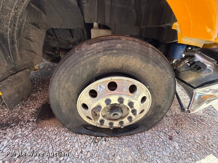 image for item ET6133 2025 International LT625 semi truck