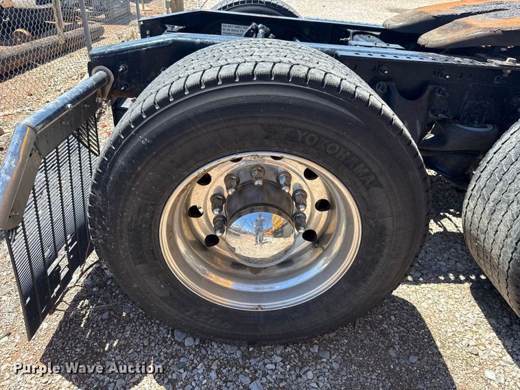 image for item ET6133 2025 International LT625 semi truck