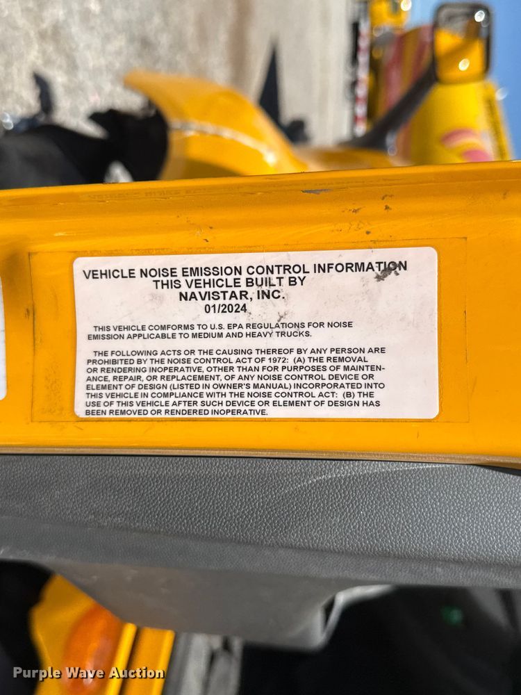 image for item ET6133 2025 International LT625 semi truck