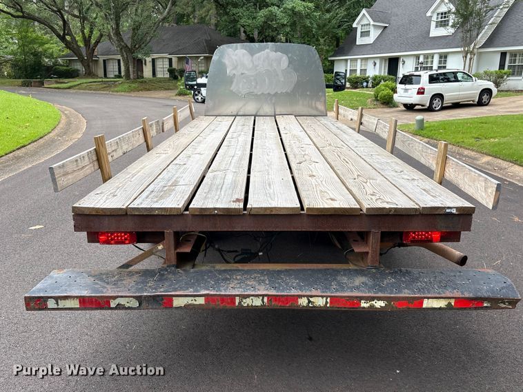 image for item EU0568 2018 GMC Savana flatbed van