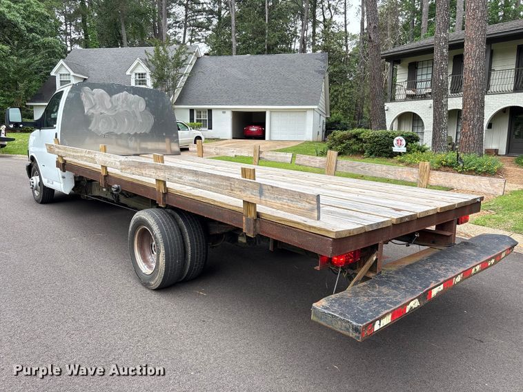 image for item EU0568 2018 GMC Savana flatbed van