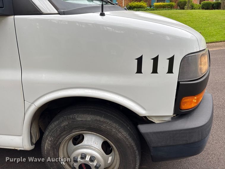 image for item EU0568 2018 GMC Savana flatbed van