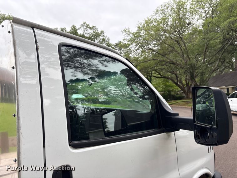 image for item EU0568 2018 GMC Savana flatbed van