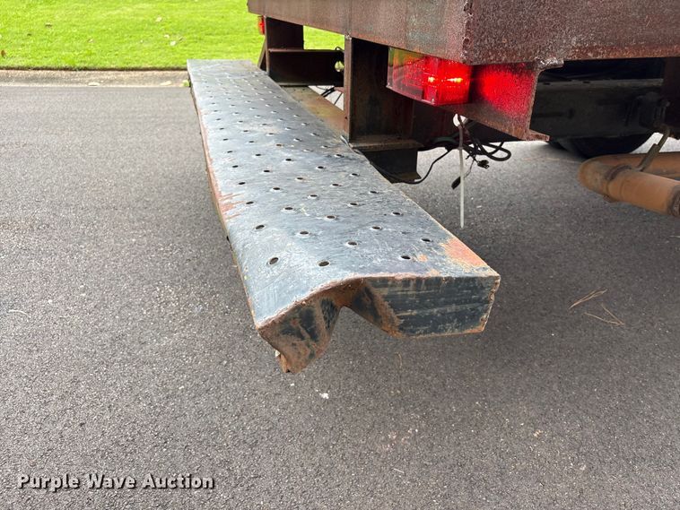 image for item EU0568 2018 GMC Savana flatbed van
