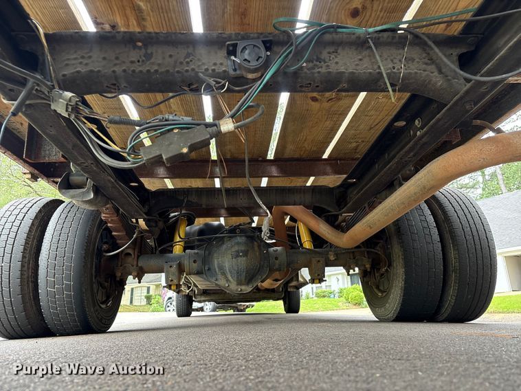 image for item EU0568 2018 GMC Savana flatbed van