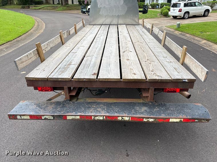 image for item EU0568 2018 GMC Savana flatbed van