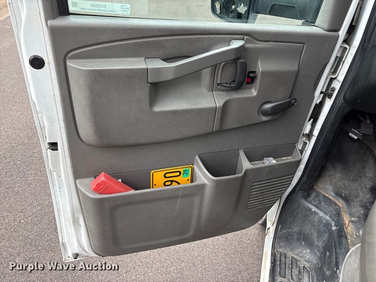 image for item EU0568 2018 GMC Savana flatbed van