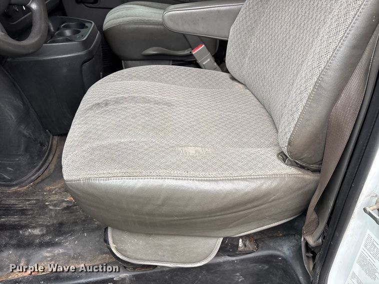 image for item EU0568 2018 GMC Savana flatbed van