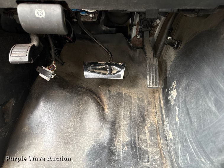 image for item EU0568 2018 GMC Savana flatbed van