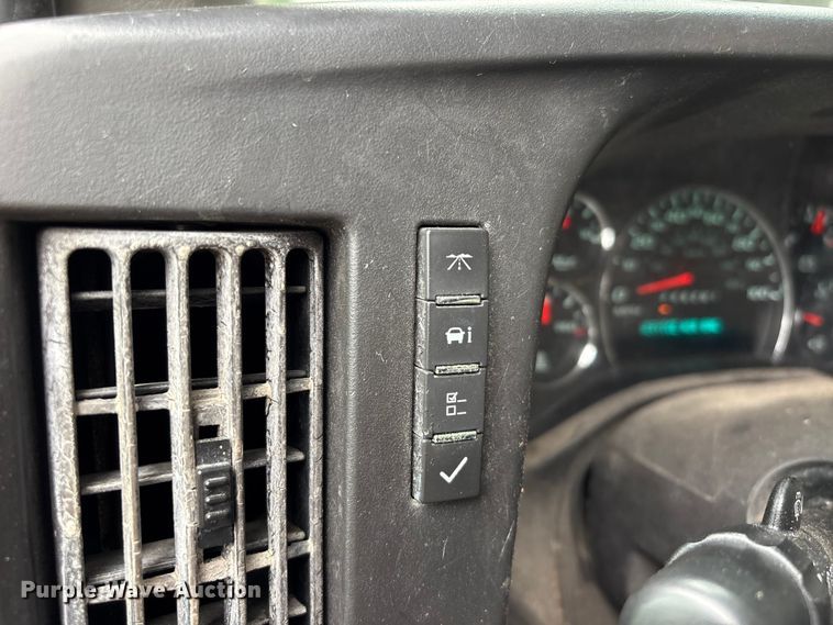 image for item EU0568 2018 GMC Savana flatbed van