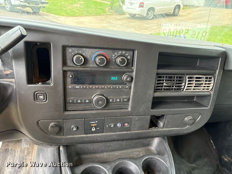 image for item EU0568 2018 GMC Savana flatbed van