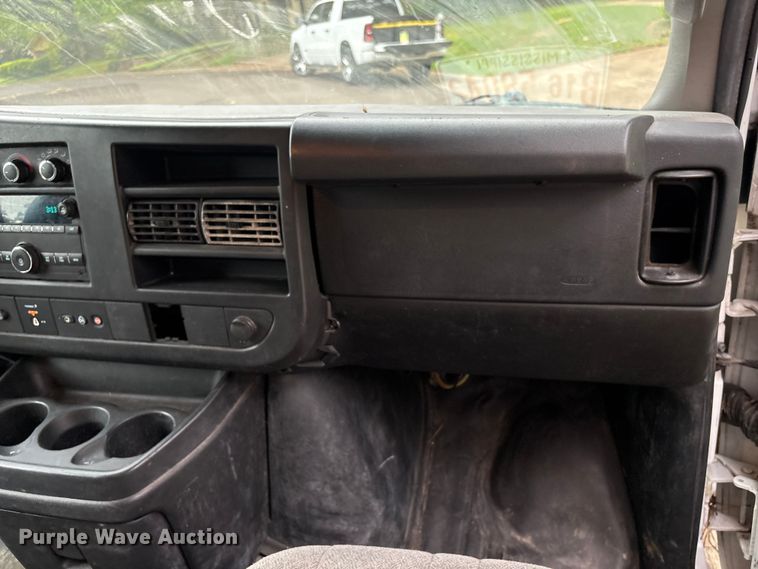 image for item EU0568 2018 GMC Savana flatbed van