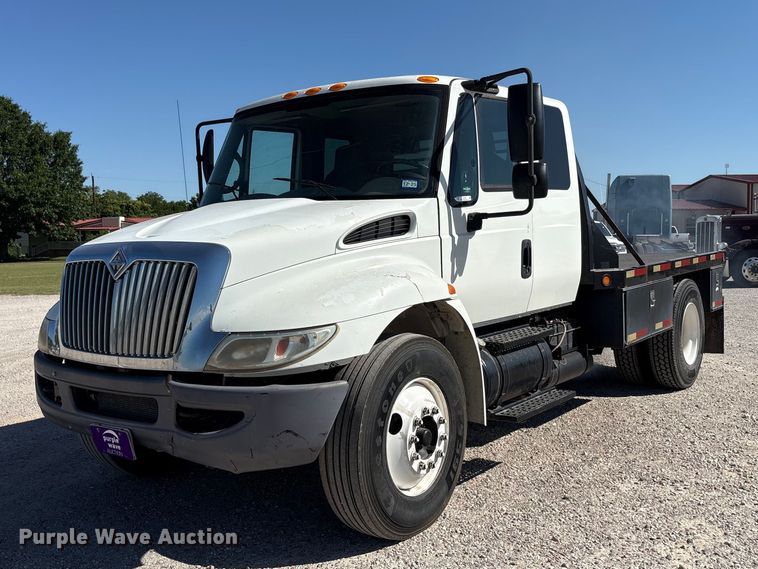 image for item EU5561 2009 International MA025 flatbed truck