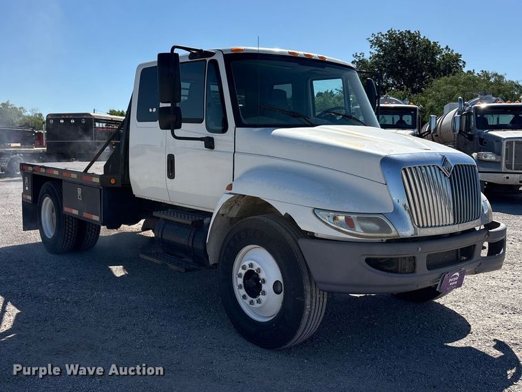 image for item EU5561 2009 International MA025 flatbed truck