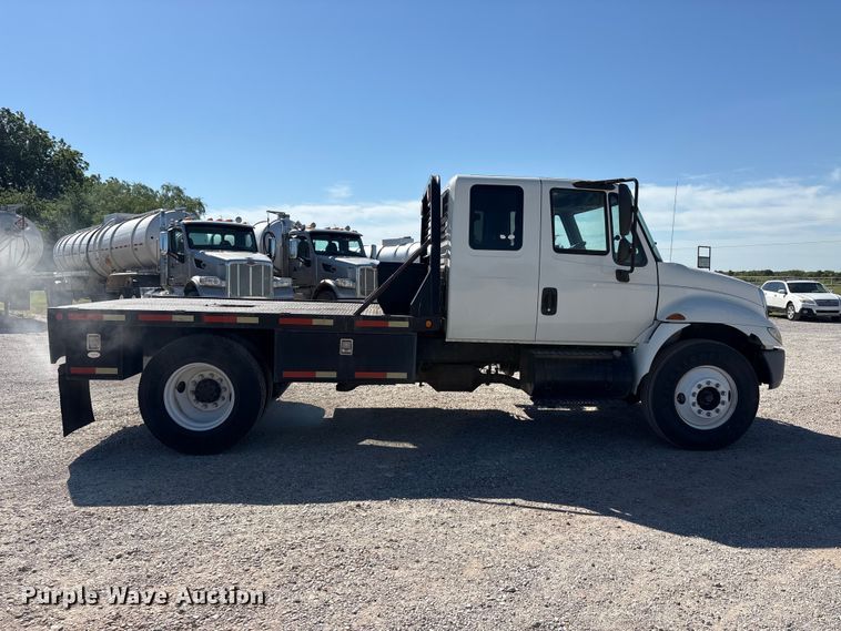image for item EU5561 2009 International MA025 flatbed truck
