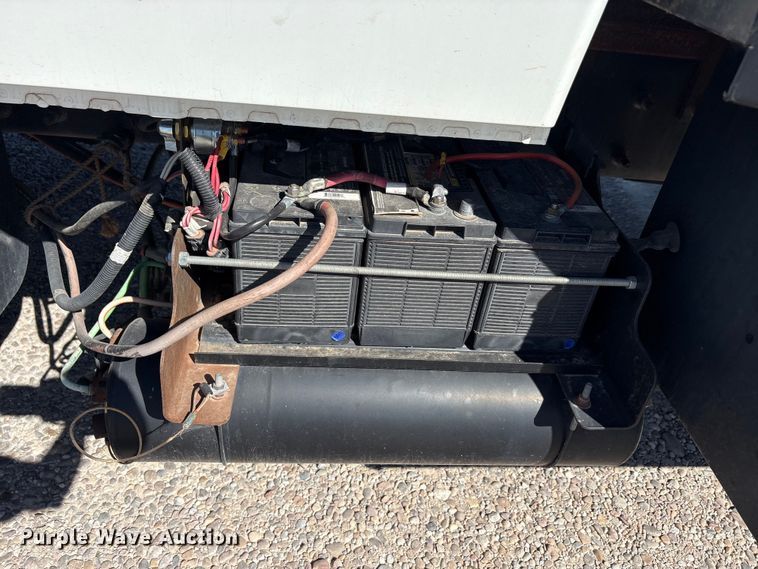 image for item EU5561 2009 International MA025 flatbed truck