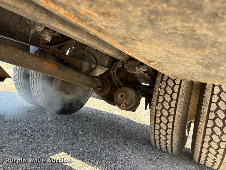 image for item EU5561 2009 International MA025 flatbed truck