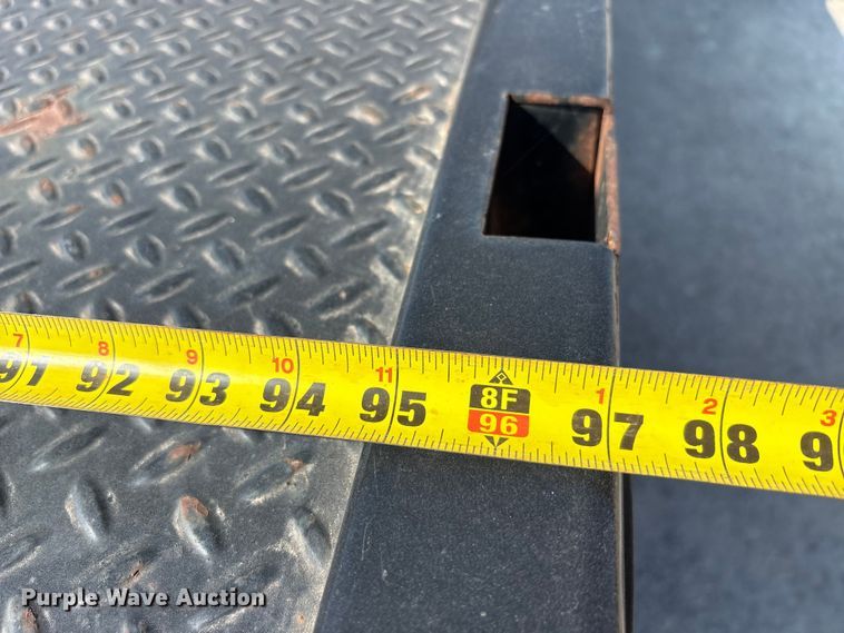 image for item EU5561 2009 International MA025 flatbed truck