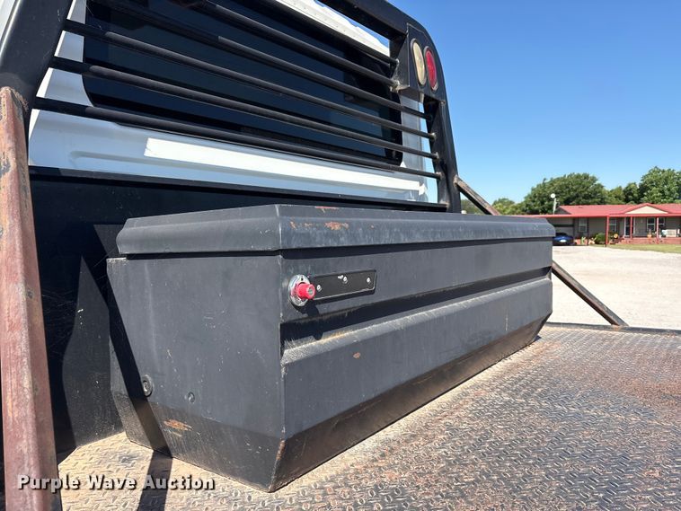 image for item EU5561 2009 International MA025 flatbed truck