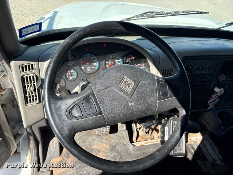 image for item EU5561 2009 International MA025 flatbed truck