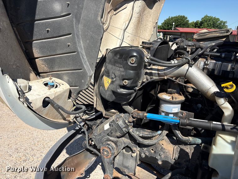 image for item EU5561 2009 International MA025 flatbed truck