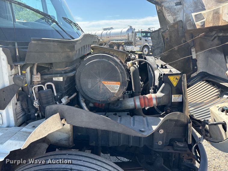 image for item EU5561 2009 International MA025 flatbed truck