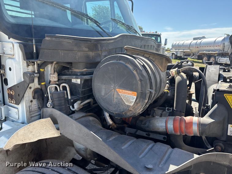 image for item EU5561 2009 International MA025 flatbed truck