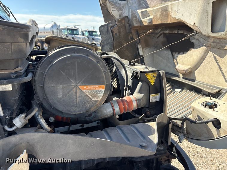 image for item EU5561 2009 International MA025 flatbed truck