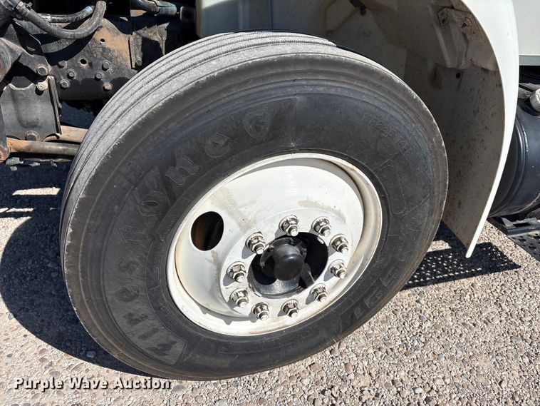 image for item EU5561 2009 International MA025 flatbed truck