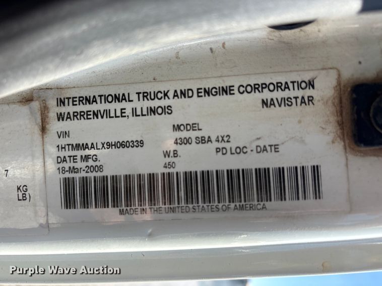 image for item EU5561 2009 International MA025 flatbed truck
