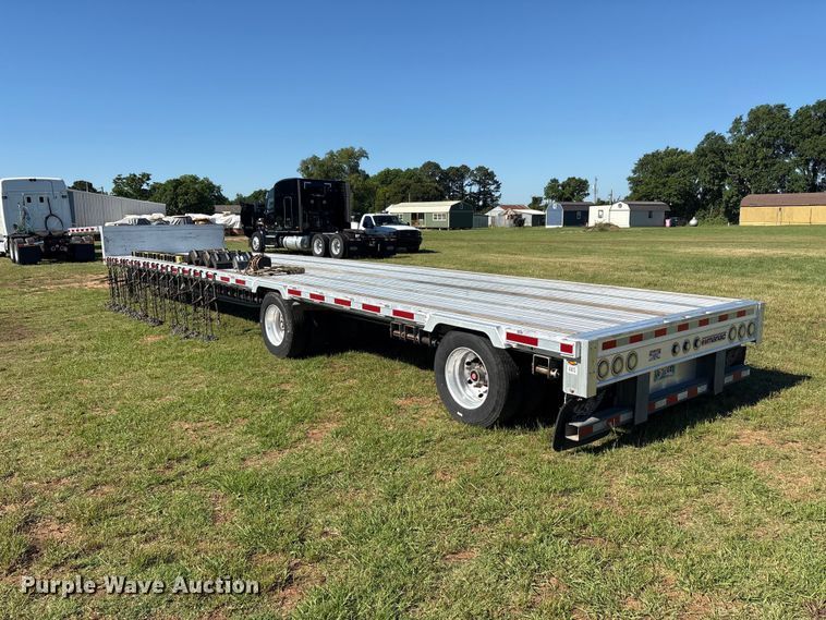 image for item EU5570 2018 Manac drop deck trailer