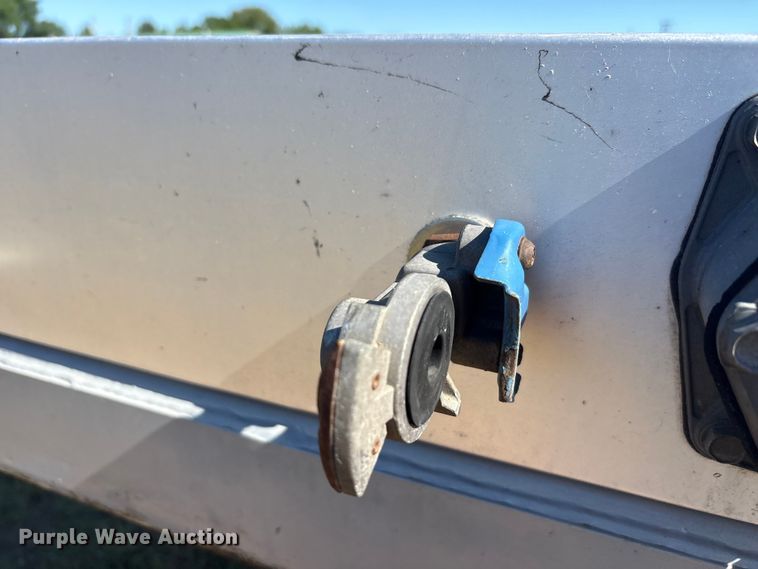 image for item EU5570 2018 Manac drop deck trailer