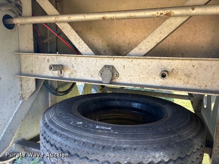 image for item EU5570 2018 Manac drop deck trailer
