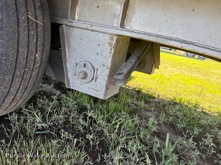 image for item EU5570 2018 Manac drop deck trailer