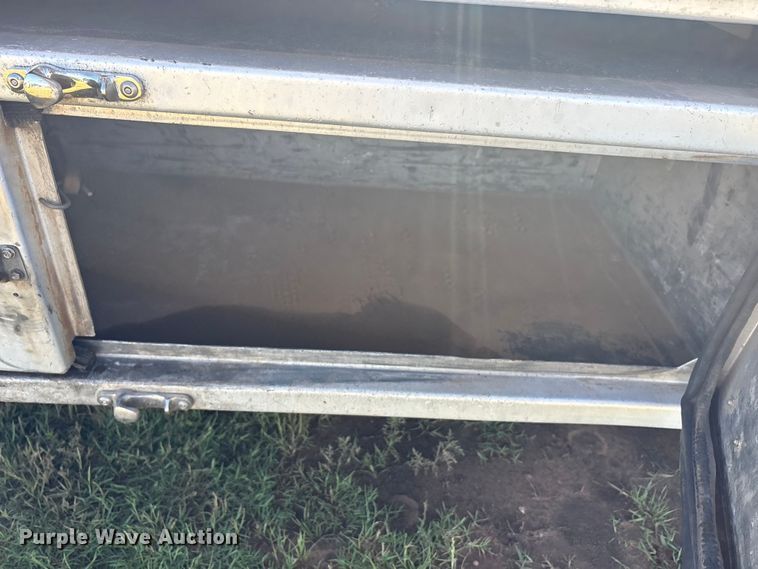 image for item EU5570 2018 Manac drop deck trailer