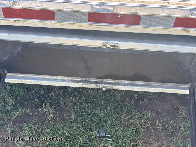 image for item EU5570 2018 Manac drop deck trailer