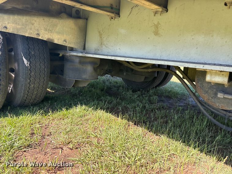image for item EU5570 2018 Manac drop deck trailer