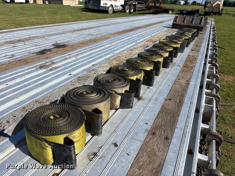 image for item EU5570 2018 Manac drop deck trailer